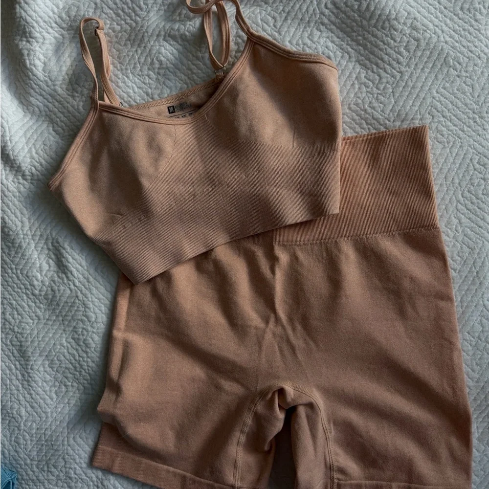 Workout Set - Picture 2 of 2